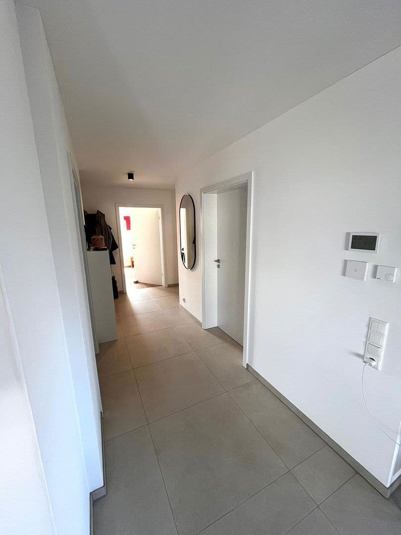 Prenájom bytu 3-izbový 93 m², Nideggen, Severné Porýnie - Westfálsko Prenájom bytu 3-izbový 93 m², Nideggen, Severné Porýnie - Westfálsko