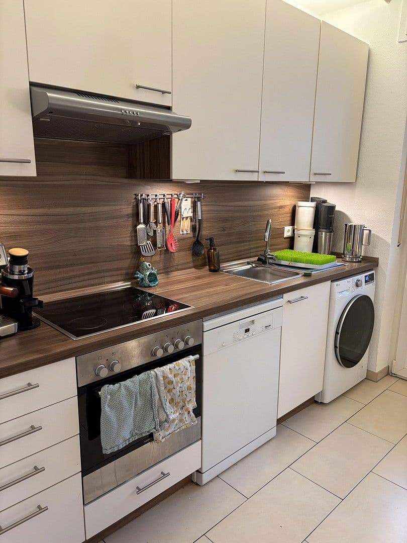 Prenájom bytu 4-izbový 85 m², Aschaffenburg, Bavorsko Prenájom bytu 4-izbový 85 m², Aschaffenburg, Bavorsko