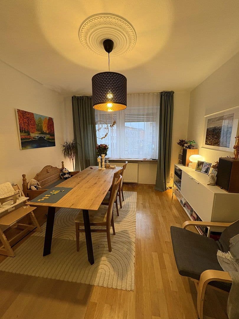 Prenájom bytu 4-izbový 85 m², Aschaffenburg, Bavorsko Prenájom bytu 4-izbový 85 m², Aschaffenburg, Bavorsko