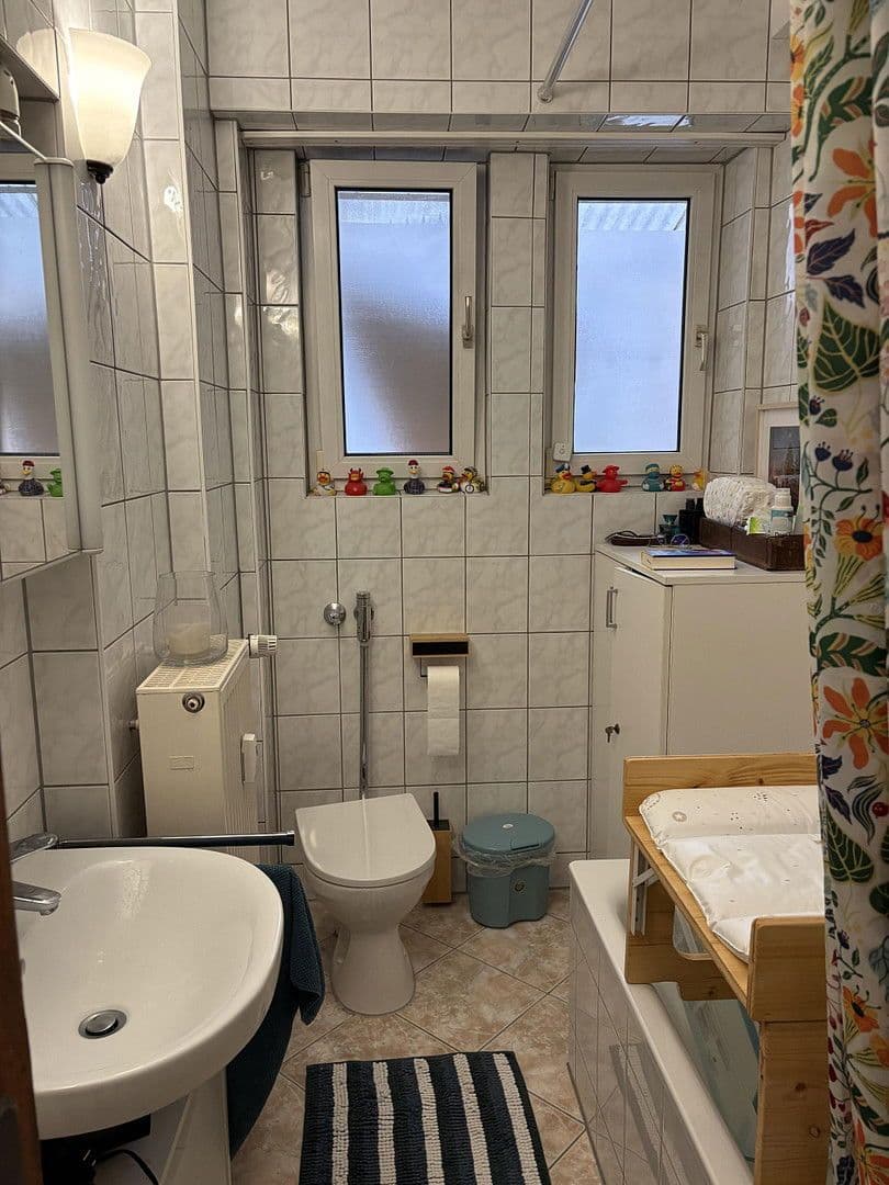 Prenájom bytu 4-izbový 85 m², Aschaffenburg, Bavorsko Prenájom bytu 4-izbový 85 m², Aschaffenburg, Bavorsko