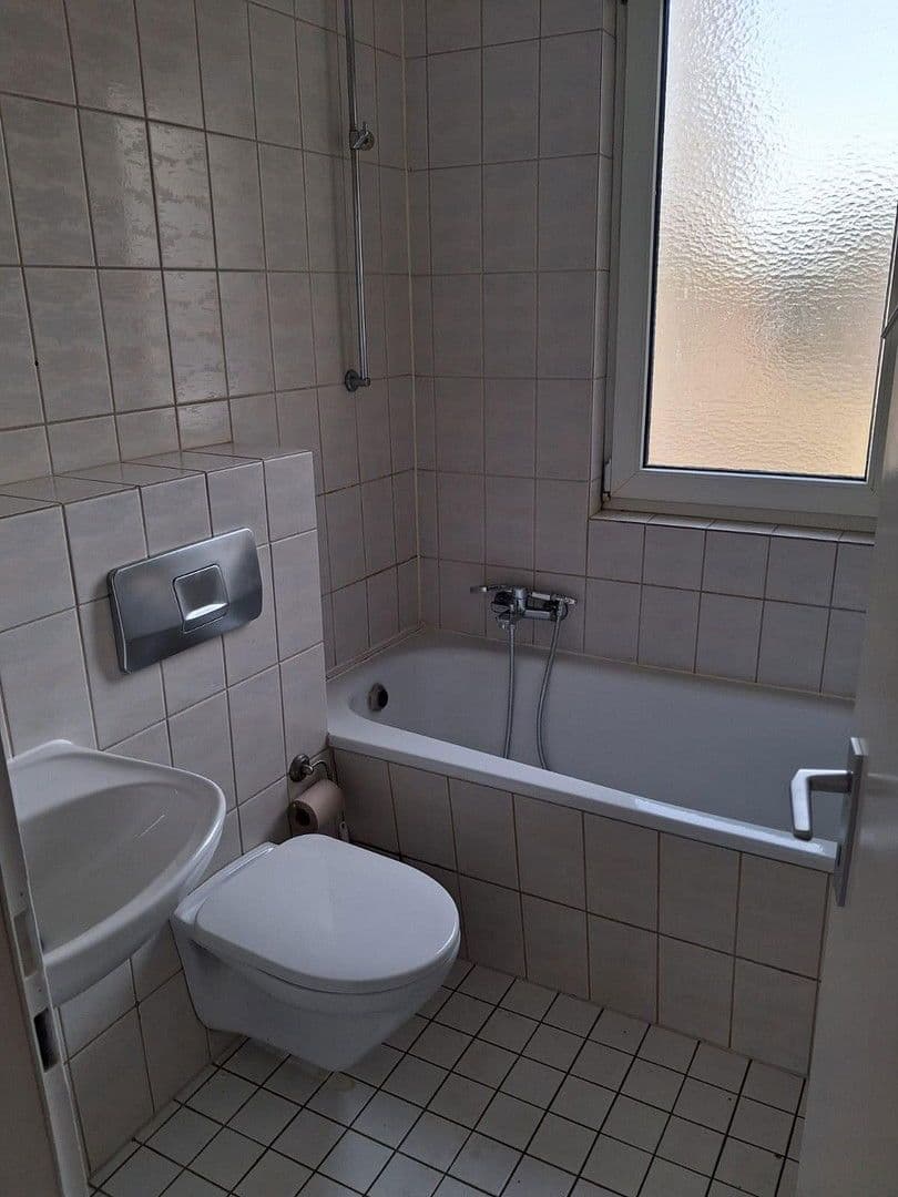 Prenájom bytu 2-izbový 68 m², Kölner Straße 137, Leverkusen, Severné Porýnie - Westfálsko Prenájom bytu 2-izbový 68 m², Kölner Straße 137, Leverkusen, Severné Porýnie - Westfálsko