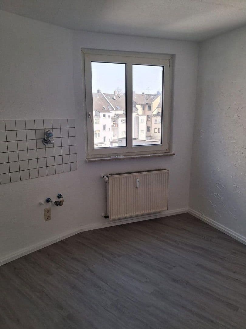 Prenájom bytu 2-izbový 68 m², Kölner Straße 137, Leverkusen, Severné Porýnie - Westfálsko Prenájom bytu 2-izbový 68 m², Kölner Straße 137, Leverkusen, Severné Porýnie - Westfálsko