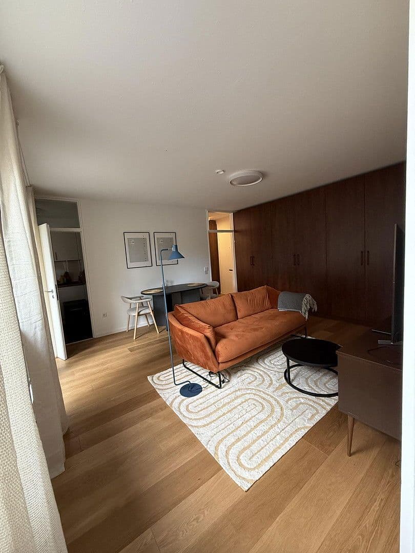 Prenájom bytu 2-izbový 50 m², Johann-Fichte-Str.11, München, Bavorsko Prenájom bytu 2-izbový 50 m², Johann-Fichte-Str.11, München, Bavorsko