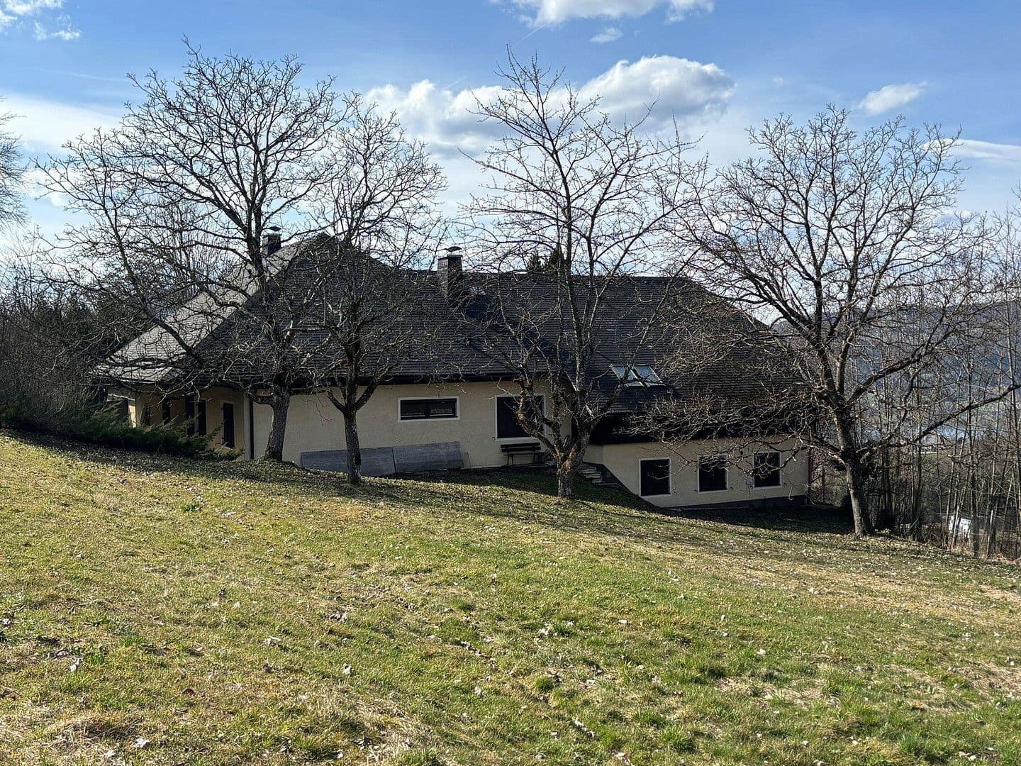 Predaj domu 295 m², pozemek 3.853 m², Unterfeichten 19, Steinbach am Attersee, Horné Rakúsko Predaj domu 295 m², pozemek 3.853 m², Unterfeichten 19, Steinbach am Attersee, Horné Rakúsko