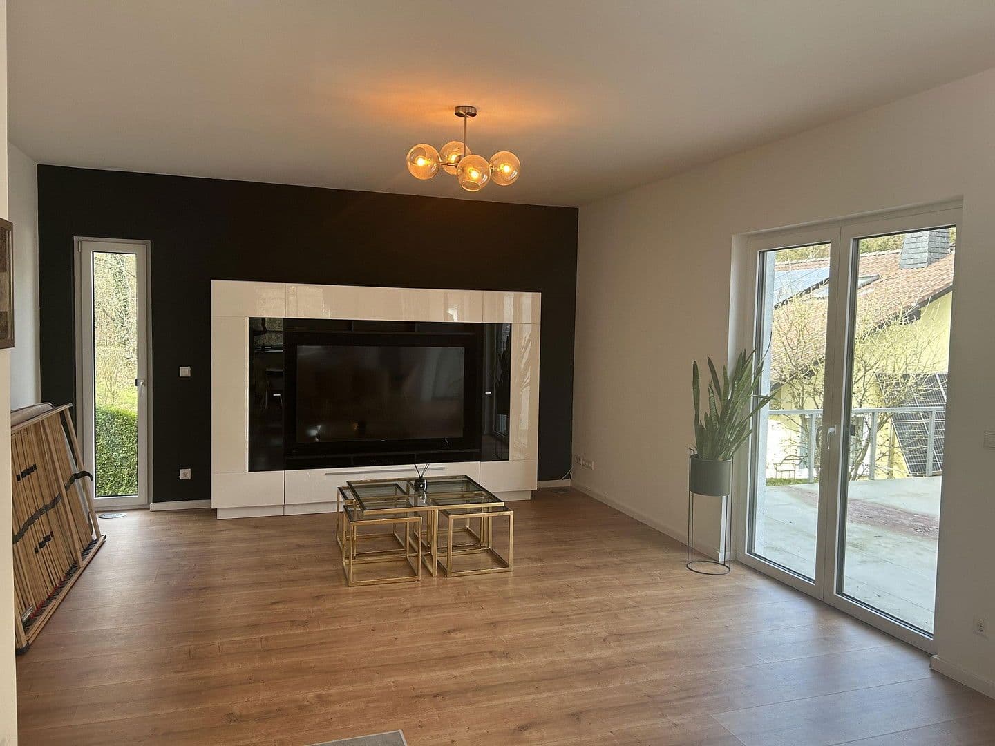 Predaj domu 225 m², pozemek 1.012 m², Dattenberg, Porýnie-Falcko Predaj domu 225 m², pozemek 1.012 m², Dattenberg, Porýnie-Falcko