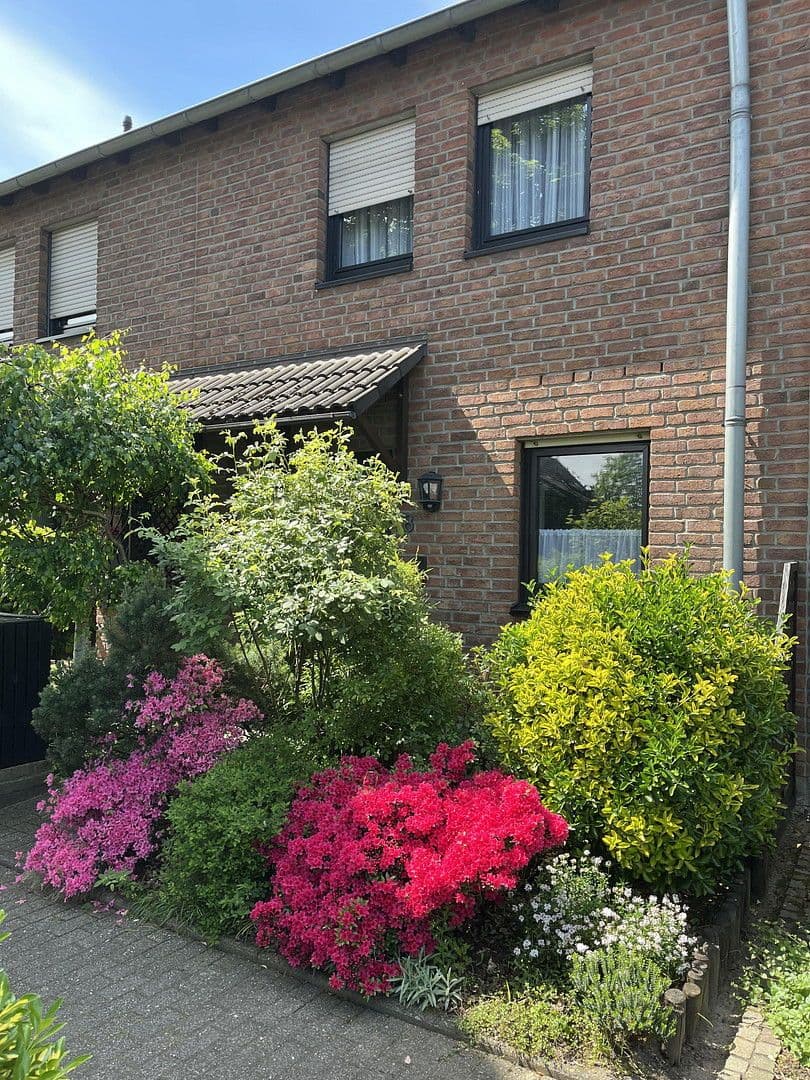 Predaj domu 112 m², pozemek 192 m², Maria-Montessori-Straße 8, Monheim am Rhein, Severné Porýnie - Westfálsko Predaj domu 112 m², pozemek 192 m², Maria-Montessori-Straße 8, Monheim am Rhein, Severné Porýnie - Westfálsko