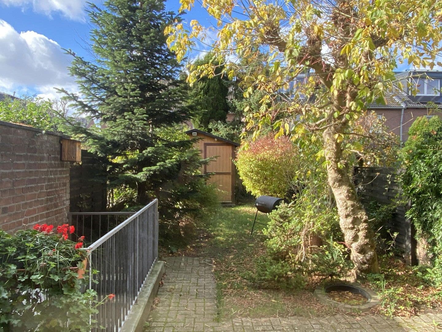 Predaj domu 112 m², pozemek 192 m², Maria-Montessori-Straße 8, Monheim am Rhein, Severné Porýnie - Westfálsko Predaj domu 112 m², pozemek 192 m², Maria-Montessori-Straße 8, Monheim am Rhein, Severné Porýnie - Westfálsko