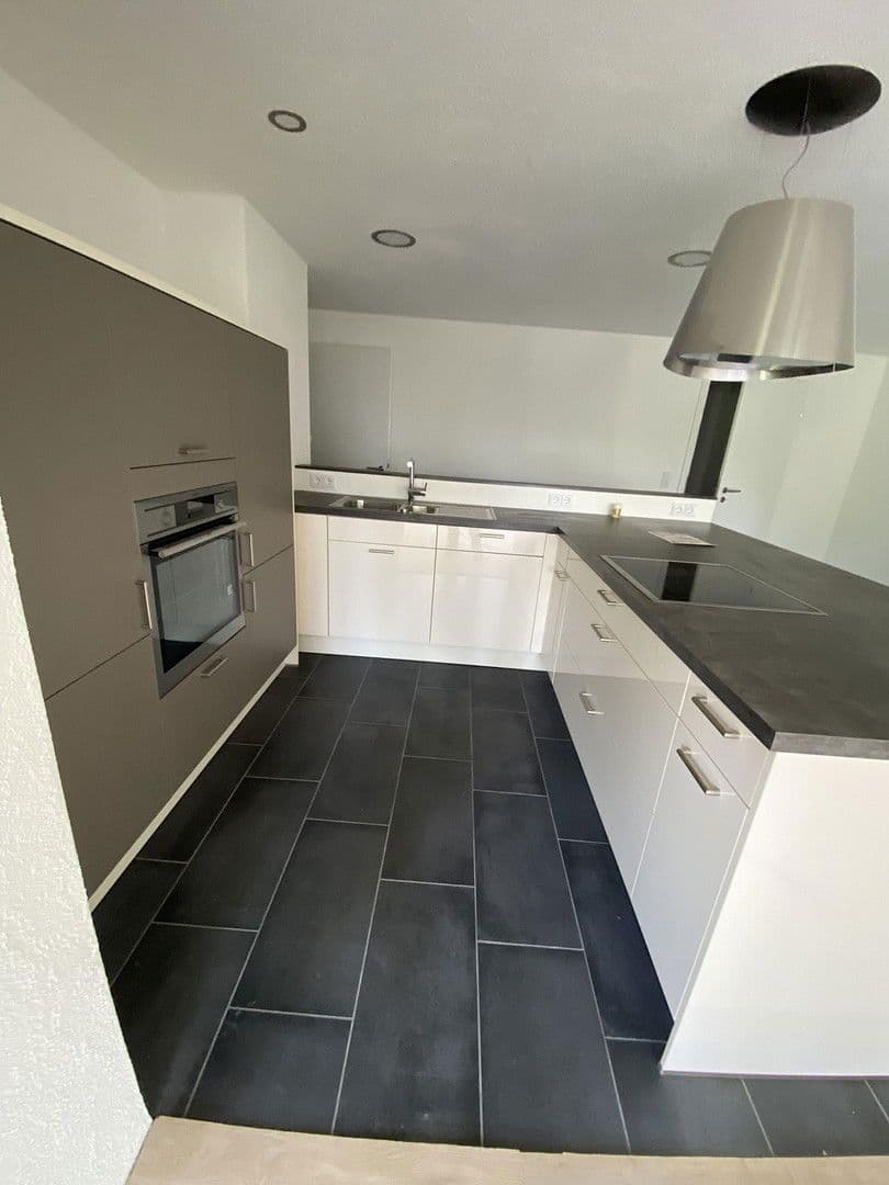 Prenájom domu 173 m², pozemek 320 m², Weilheim, Bádensko-Wurttembersko Prenájom domu 173 m², pozemek 320 m², Weilheim, Bádensko-Wurttembersko