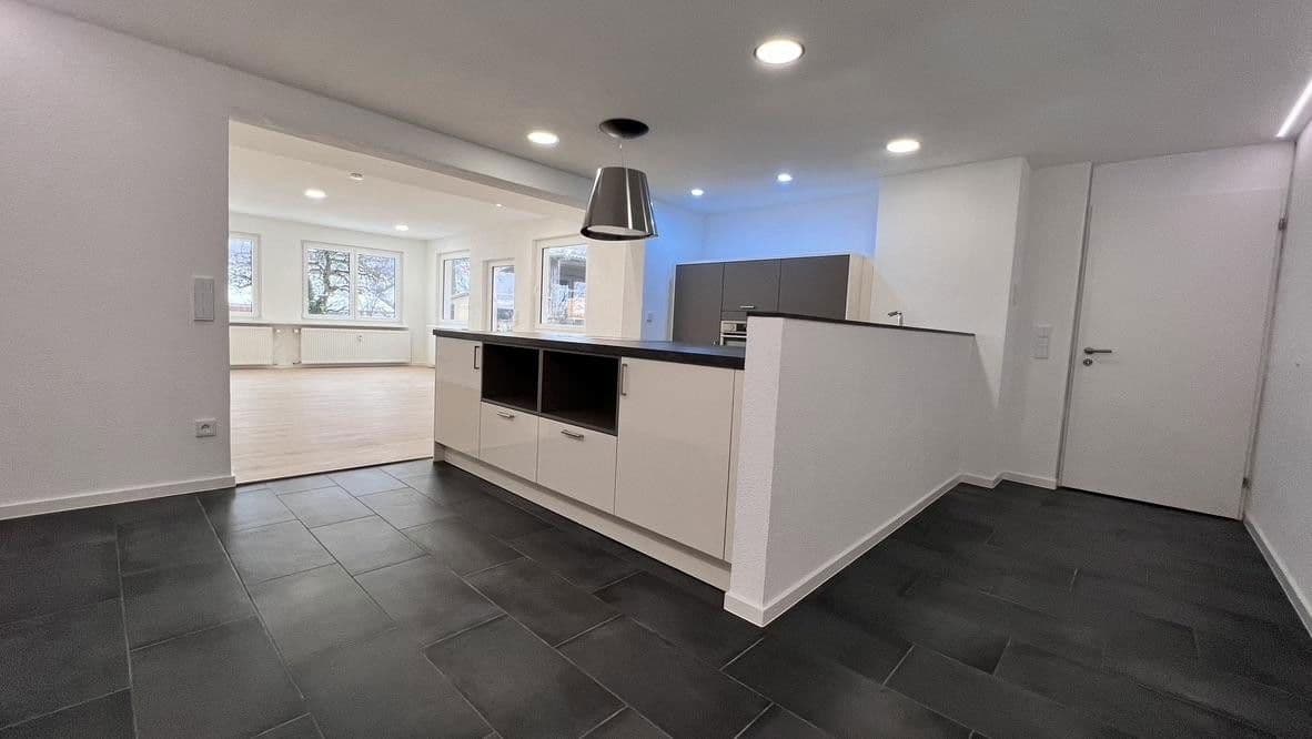 Prenájom domu 173 m², pozemek 320 m², Weilheim, Bádensko-Wurttembersko Prenájom domu 173 m², pozemek 320 m², Weilheim, Bádensko-Wurttembersko