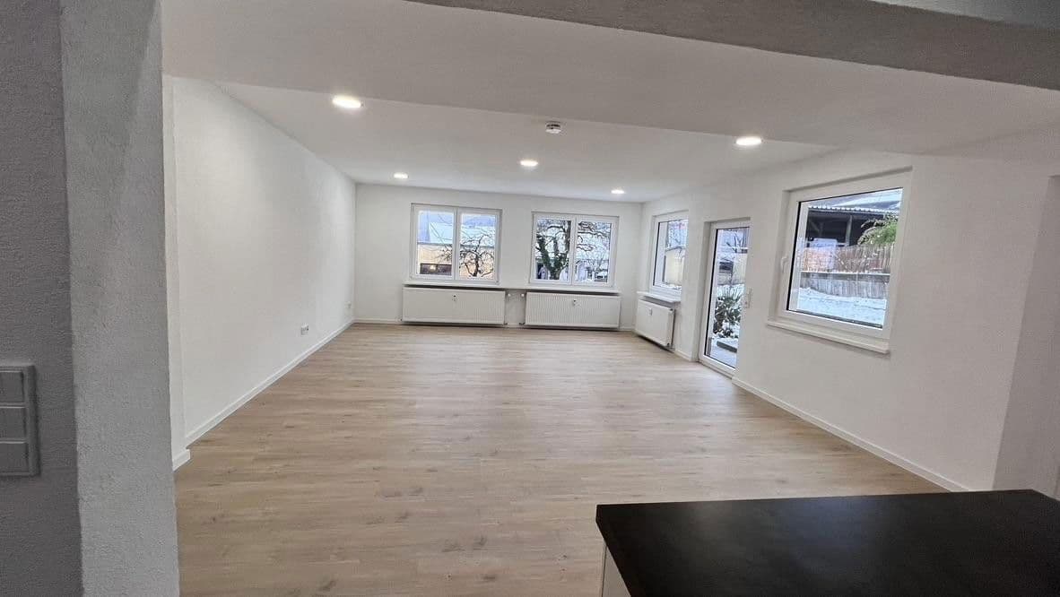 Prenájom domu 173 m², pozemek 320 m², Weilheim, Bádensko-Wurttembersko Prenájom domu 173 m², pozemek 320 m², Weilheim, Bádensko-Wurttembersko