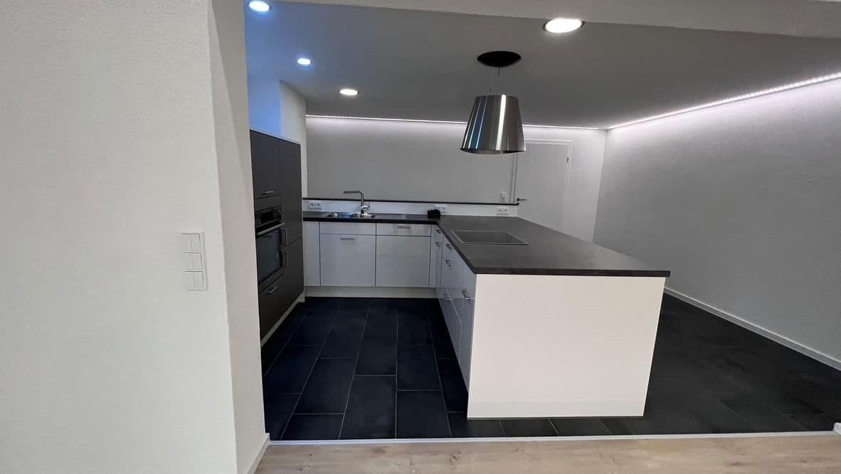 Prenájom domu 173 m², pozemek 320 m², Weilheim, Bádensko-Wurttembersko Prenájom domu 173 m², pozemek 320 m², Weilheim, Bádensko-Wurttembersko