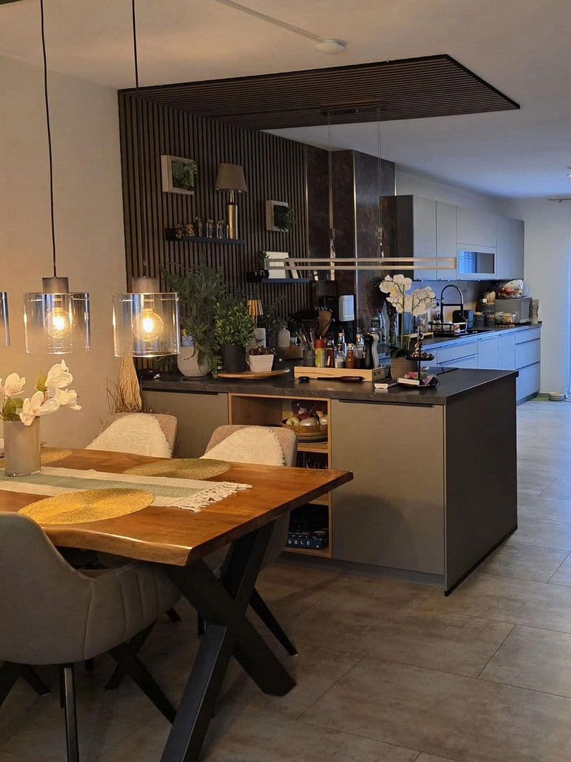 Predaj domu 175 m², pozemek 52 m², Aschaffenburg, Bavorsko Predaj domu 175 m², pozemek 52 m², Aschaffenburg, Bavorsko