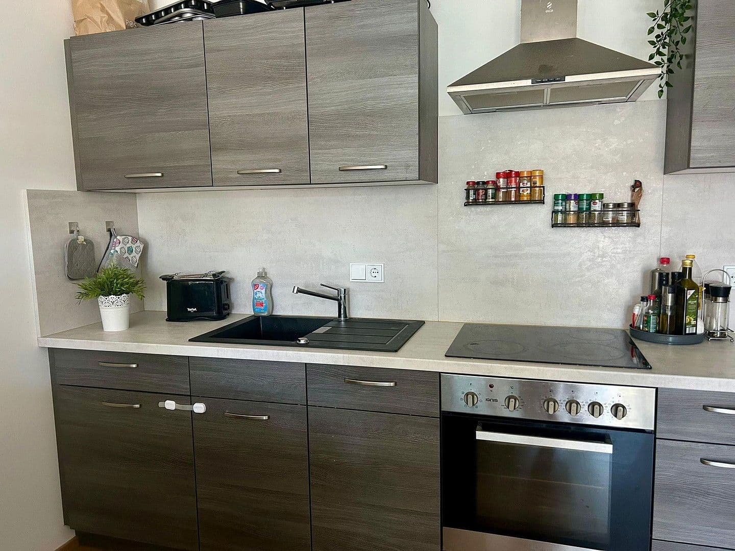 Prenájom bytu 3-izbový 77 m², Langbeinstraße 1-3, Radeberg, Sasko Prenájom bytu 3-izbový 77 m², Langbeinstraße 1-3, Radeberg, Sasko