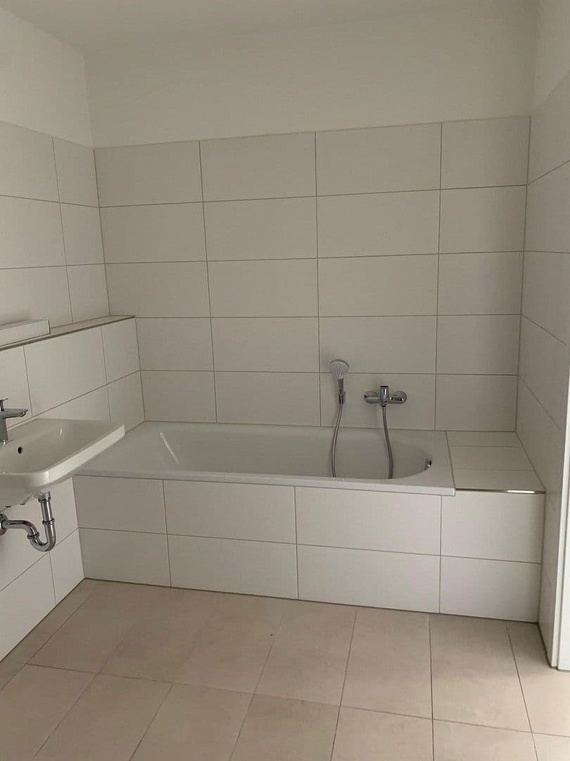 Prenájom bytu 3-izbový 77 m², Langbeinstraße 1-3, Radeberg, Sasko Prenájom bytu 3-izbový 77 m², Langbeinstraße 1-3, Radeberg, Sasko