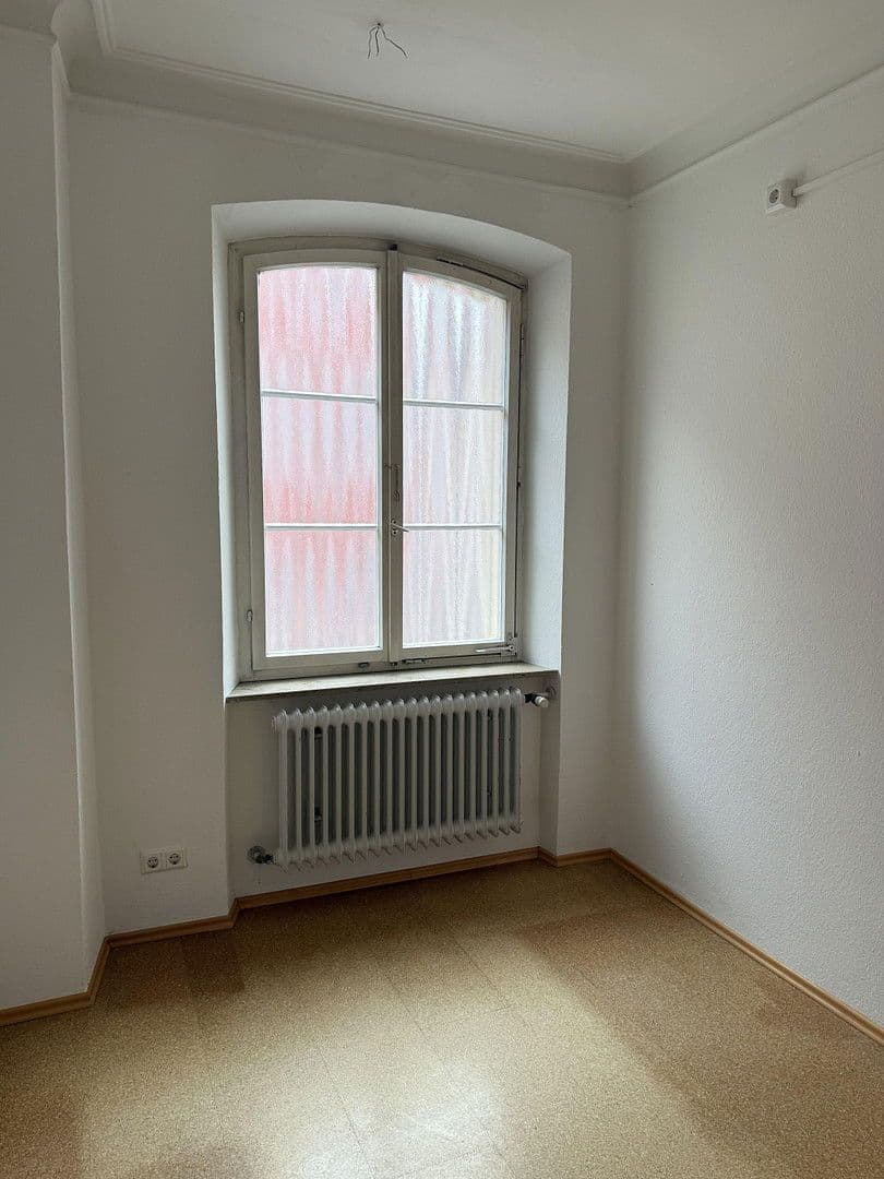 Prenájom bytu 6-izbový 136 m², Spitalstrasse 17, Ellwangen (Jagst), Bádensko-Wurttembersko Prenájom bytu 6-izbový 136 m², Spitalstrasse 17, Ellwangen (Jagst), Bádensko-Wurttembersko