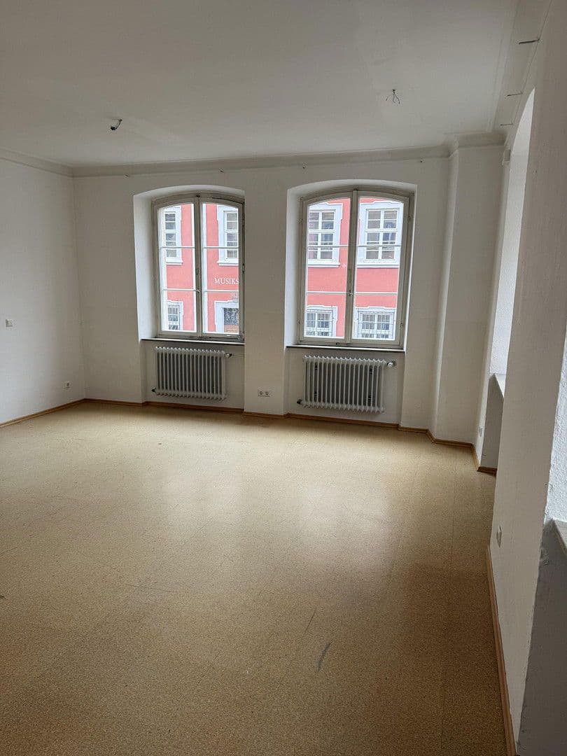 Prenájom bytu 6-izbový 136 m², Spitalstrasse 17, Ellwangen (Jagst), Bádensko-Wurttembersko Prenájom bytu 6-izbový 136 m², Spitalstrasse 17, Ellwangen (Jagst), Bádensko-Wurttembersko