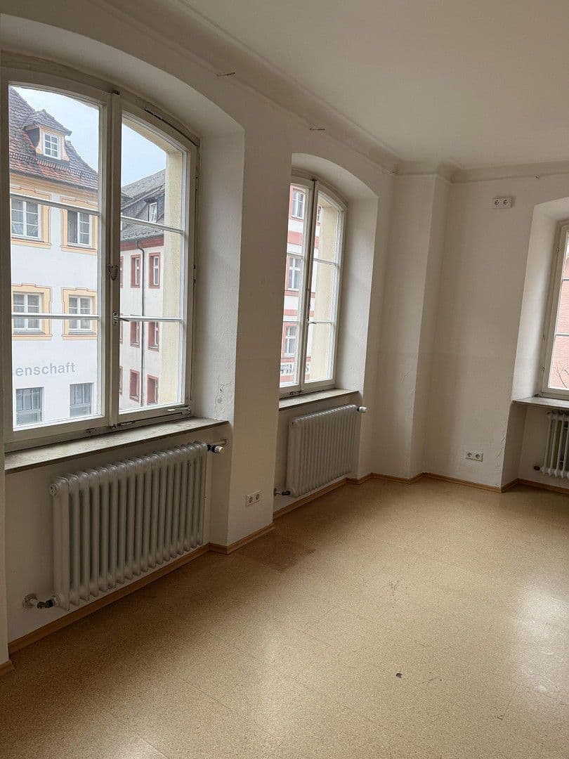 Prenájom bytu 6-izbový 136 m², Spitalstrasse 17, Ellwangen (Jagst), Bádensko-Wurttembersko Prenájom bytu 6-izbový 136 m², Spitalstrasse 17, Ellwangen (Jagst), Bádensko-Wurttembersko