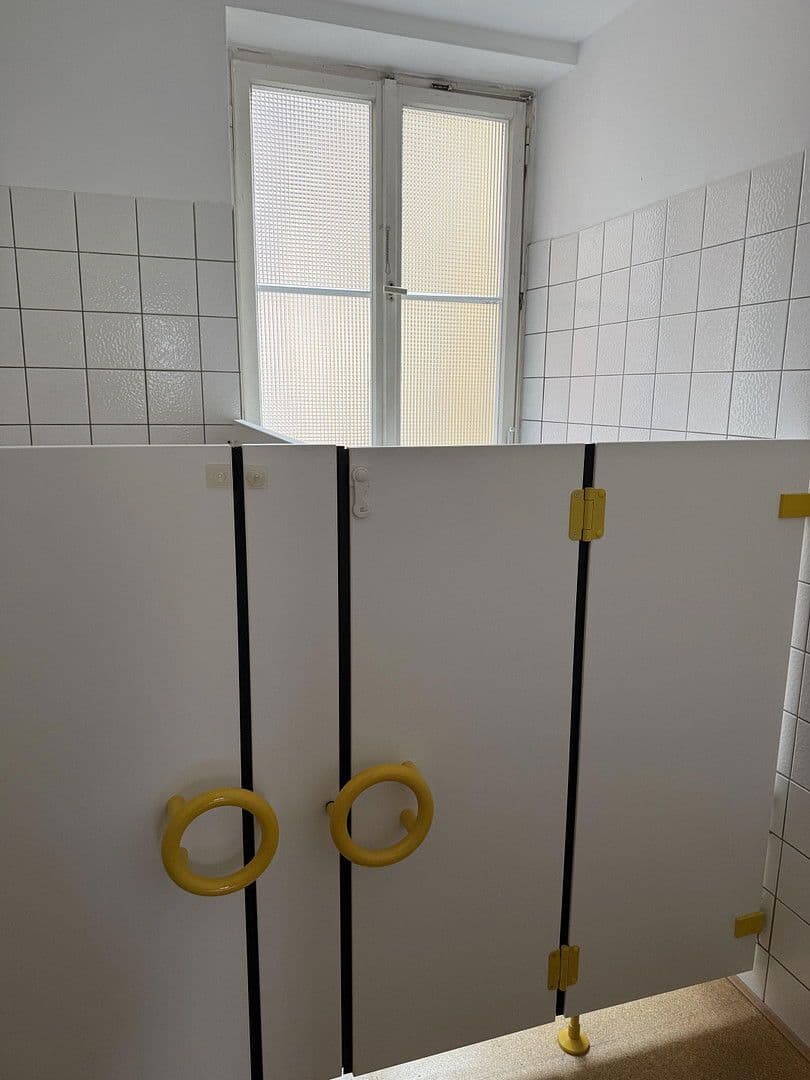 Prenájom bytu 6-izbový 136 m², Spitalstrasse 17, Ellwangen (Jagst), Bádensko-Wurttembersko Prenájom bytu 6-izbový 136 m², Spitalstrasse 17, Ellwangen (Jagst), Bádensko-Wurttembersko