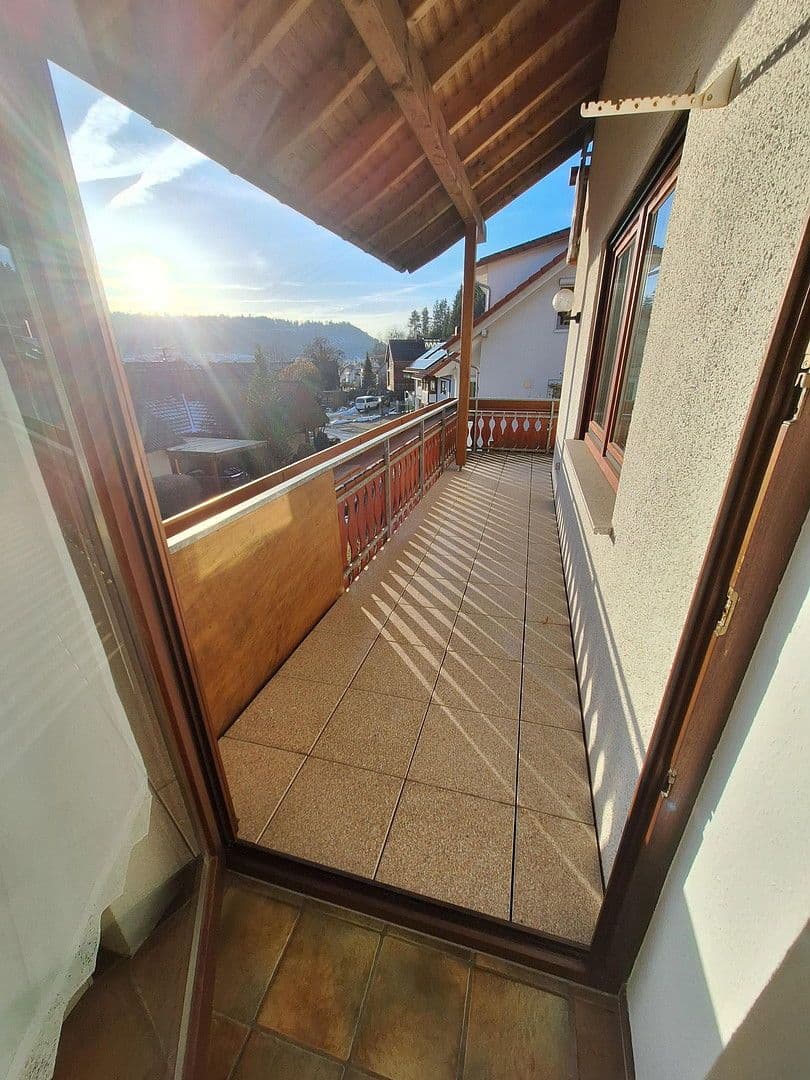 Prenájom bytu 3-izbový 105 m², Tuttlingen, Bádensko-Wurttembersko Prenájom bytu 3-izbový 105 m², Tuttlingen, Bádensko-Wurttembersko