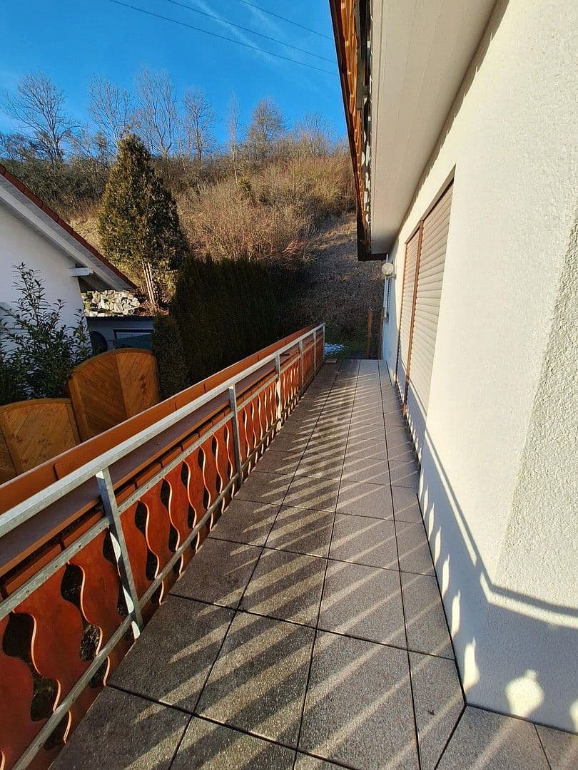 Prenájom bytu 3-izbový 105 m², Tuttlingen, Bádensko-Wurttembersko Prenájom bytu 3-izbový 105 m², Tuttlingen, Bádensko-Wurttembersko