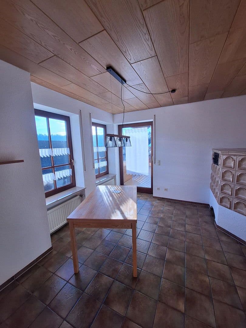 Prenájom bytu 3-izbový 105 m², Tuttlingen, Bádensko-Wurttembersko Prenájom bytu 3-izbový 105 m², Tuttlingen, Bádensko-Wurttembersko