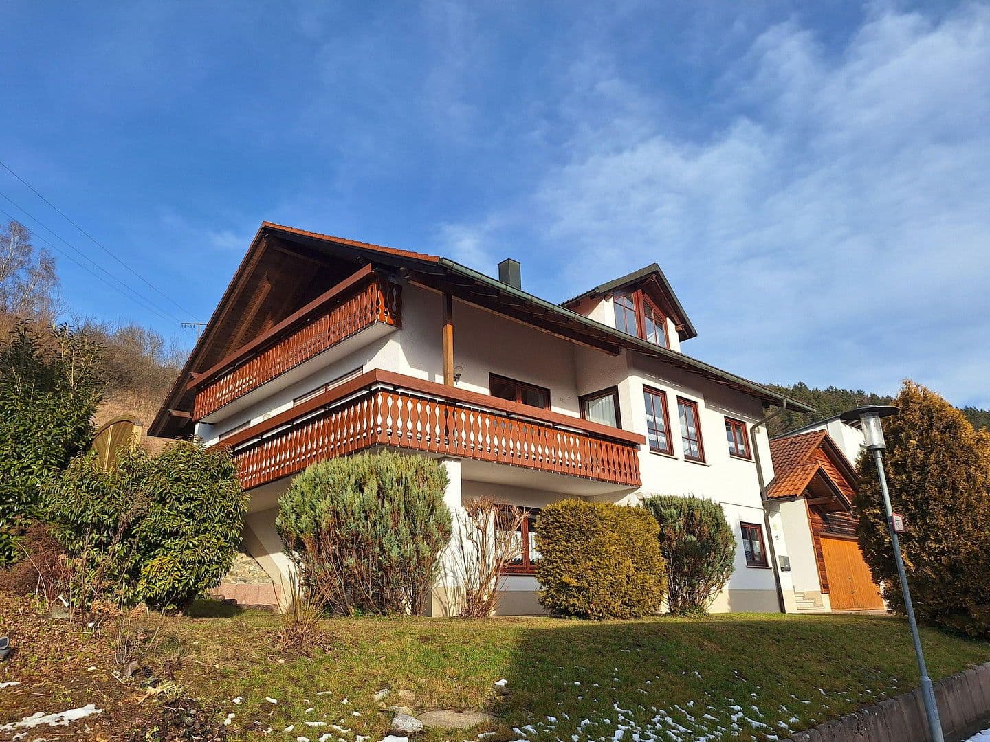 Prenájom bytu 3-izbový 105 m², Tuttlingen, Bádensko-Wurttembersko Prenájom bytu 3-izbový 105 m², Tuttlingen, Bádensko-Wurttembersko