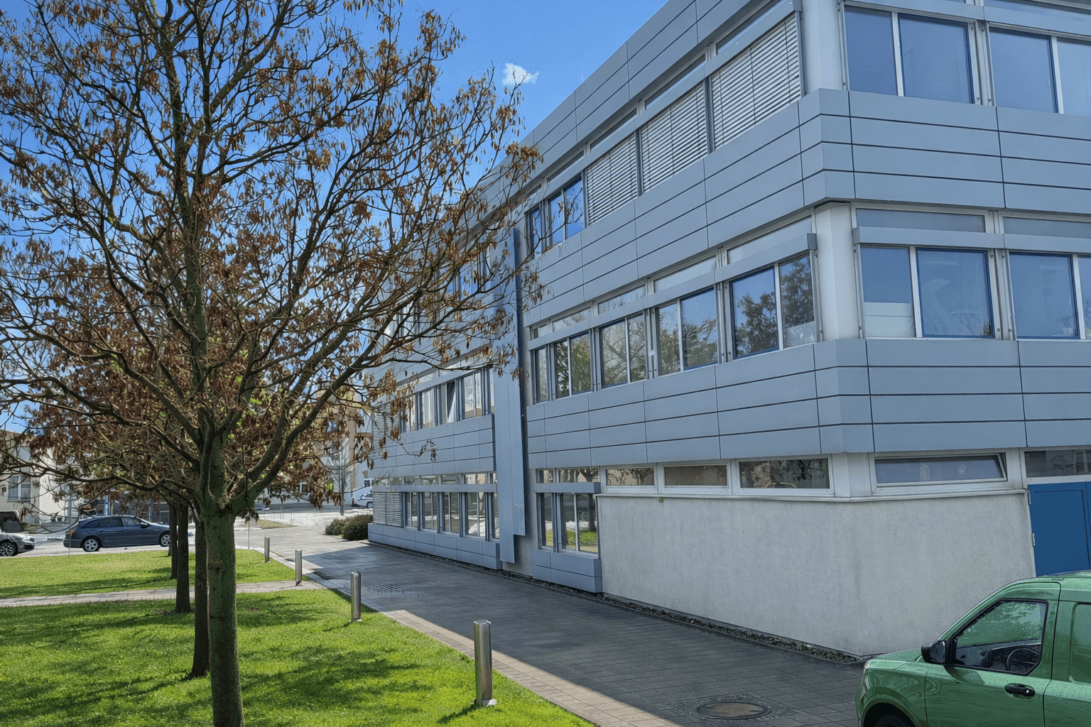 Prenájom nebytového priestoru 4.080 m², Dresden, Sasko Prenájom nebytového priestoru 4.080 m², Dresden, Sasko