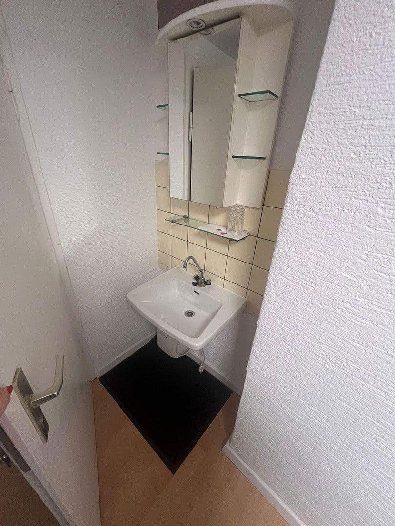 Prenájom bytu 1-izbový 10 m², Stuttgart, Bádensko-Wurttembersko Prenájom bytu 1-izbový 10 m², Stuttgart, Bádensko-Wurttembersko