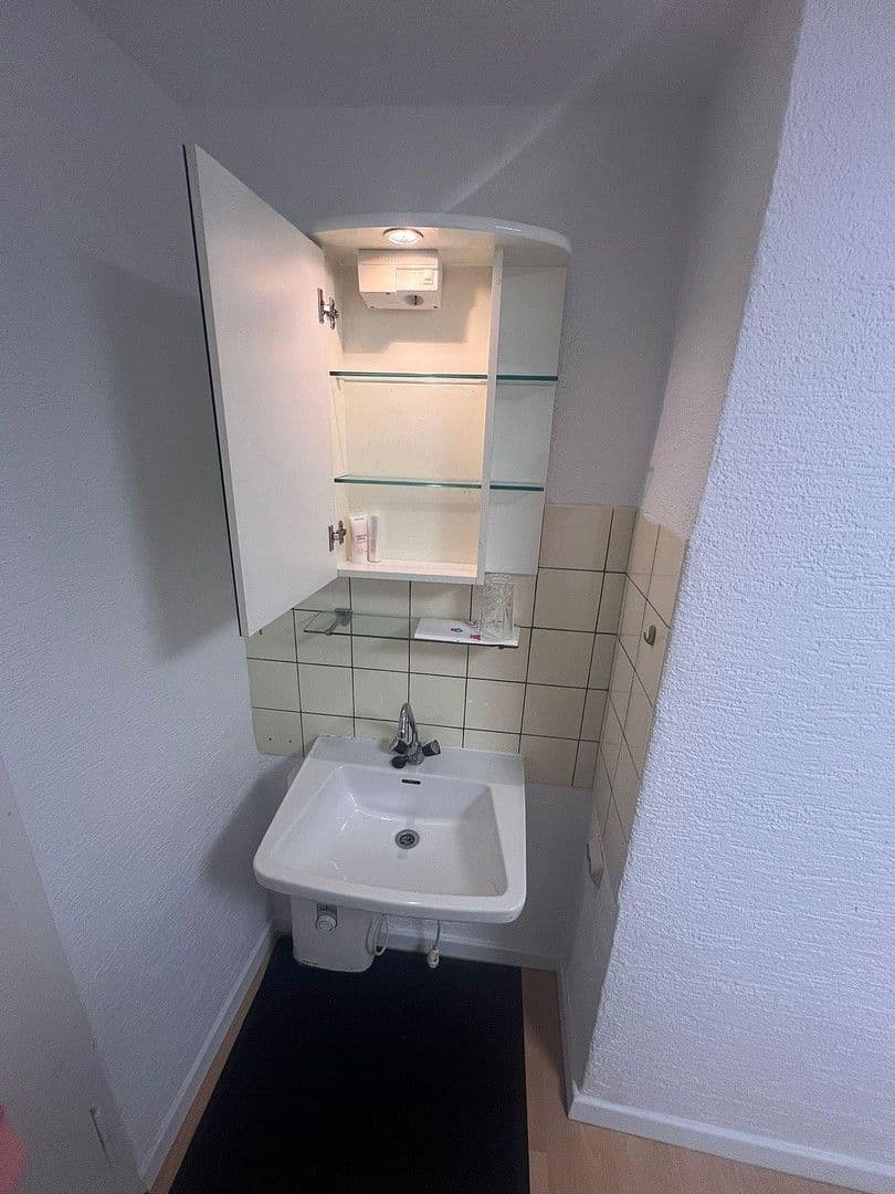 Prenájom bytu 1-izbový 10 m², Stuttgart, Bádensko-Wurttembersko Prenájom bytu 1-izbový 10 m², Stuttgart, Bádensko-Wurttembersko