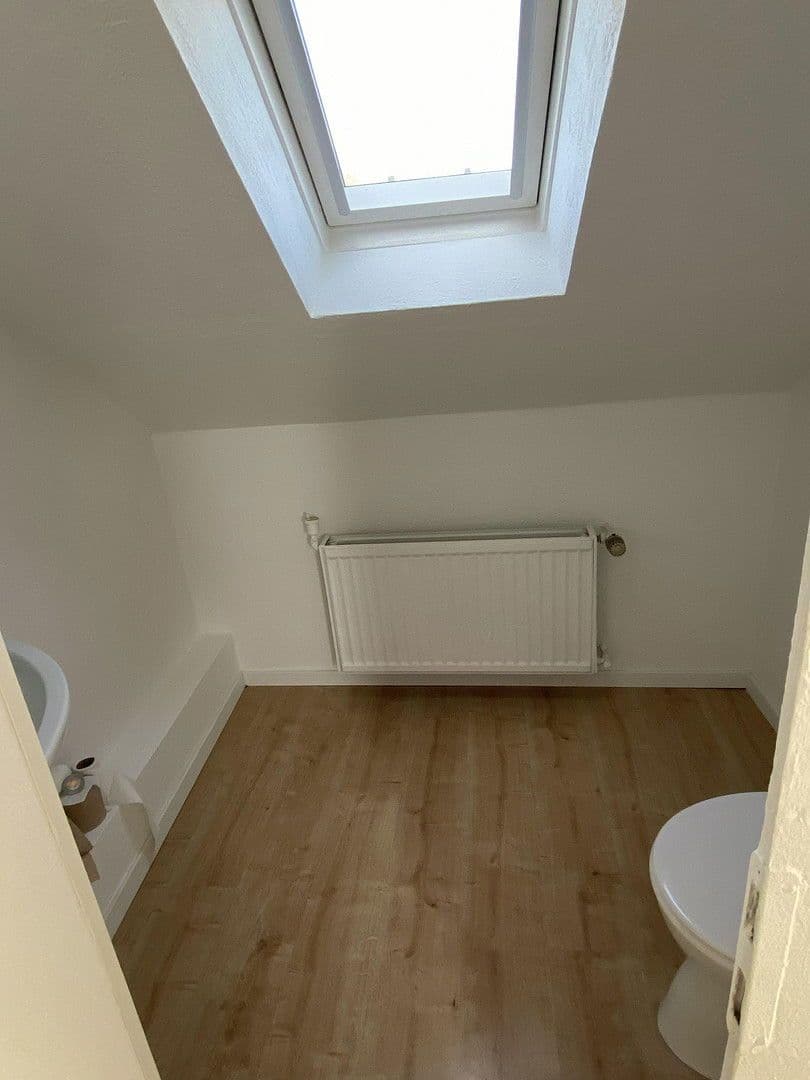 Prenájom bytu 5-izbový 95 m², Beethovenstraße 14, Hückeswagen, Severné Porýnie - Westfálsko Prenájom bytu 5-izbový 95 m², Beethovenstraße 14, Hückeswagen, Severné Porýnie - Westfálsko