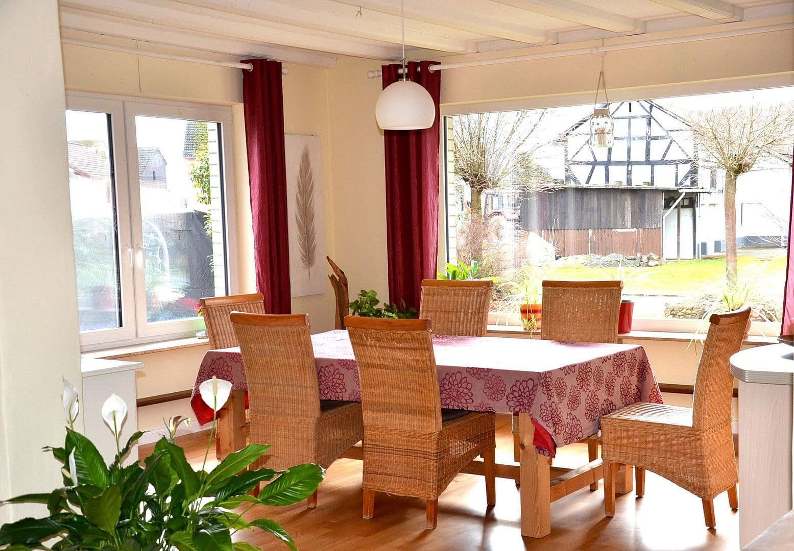 Predaj domu 350 m², pozemek 9.800 m², Dorfstraße 17, Breitscheid, Porýnie-Falcko Predaj domu 350 m², pozemek 9.800 m², Dorfstraße 17, Breitscheid, Porýnie-Falcko