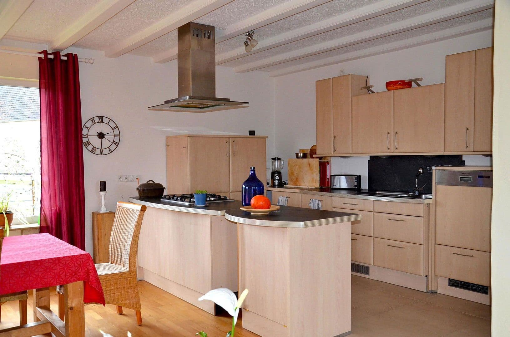 Predaj domu 350 m², pozemek 9.800 m², Dorfstraße 17, Breitscheid, Porýnie-Falcko Predaj domu 350 m², pozemek 9.800 m², Dorfstraße 17, Breitscheid, Porýnie-Falcko