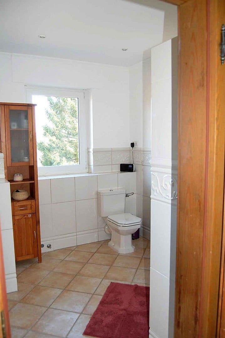 Predaj domu 350 m², pozemek 9.800 m², Dorfstraße 17, Breitscheid, Porýnie-Falcko Predaj domu 350 m², pozemek 9.800 m², Dorfstraße 17, Breitscheid, Porýnie-Falcko