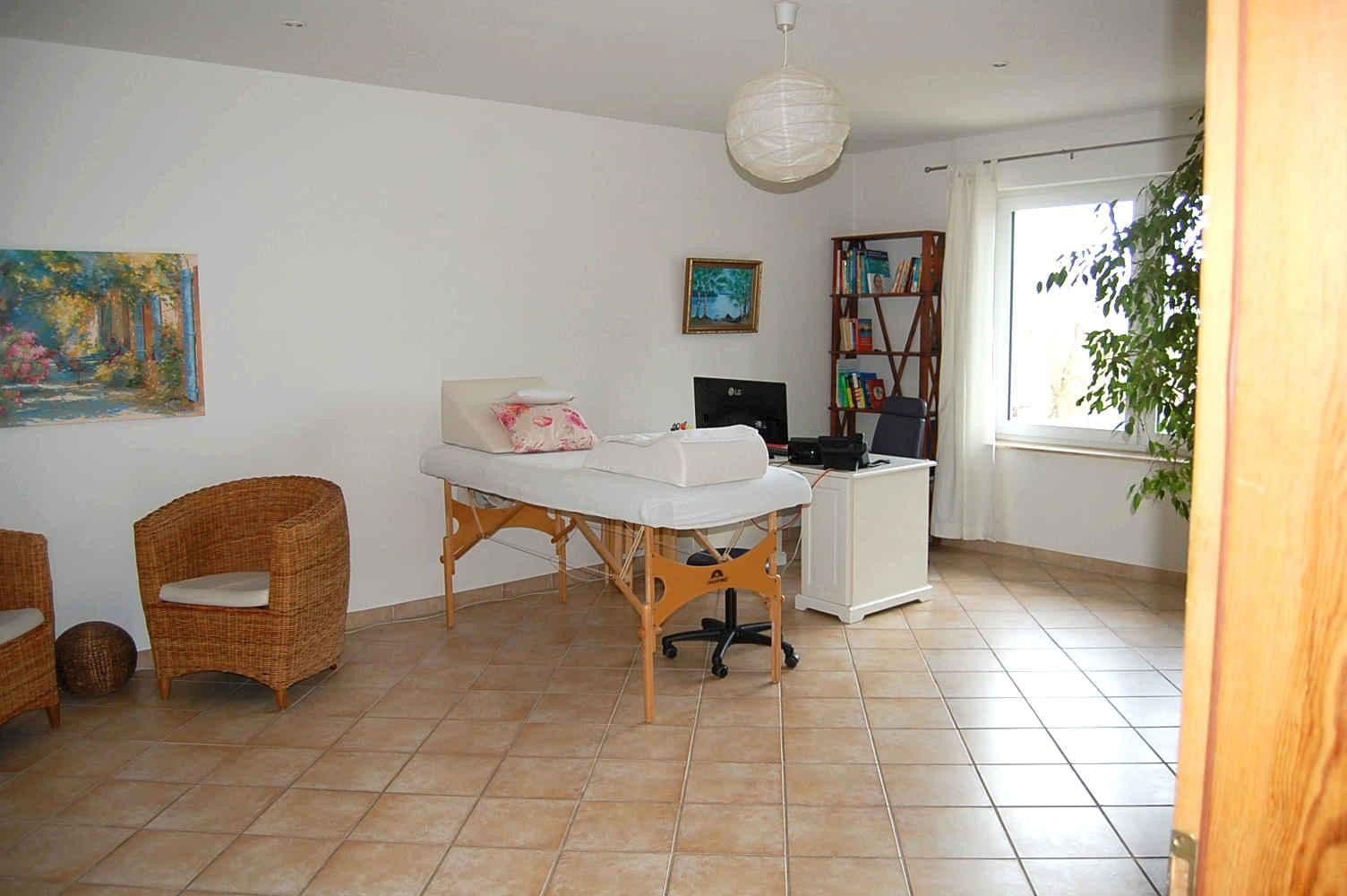 Predaj domu 350 m², pozemek 9.800 m², Dorfstraße 17, Breitscheid, Porýnie-Falcko Predaj domu 350 m², pozemek 9.800 m², Dorfstraße 17, Breitscheid, Porýnie-Falcko