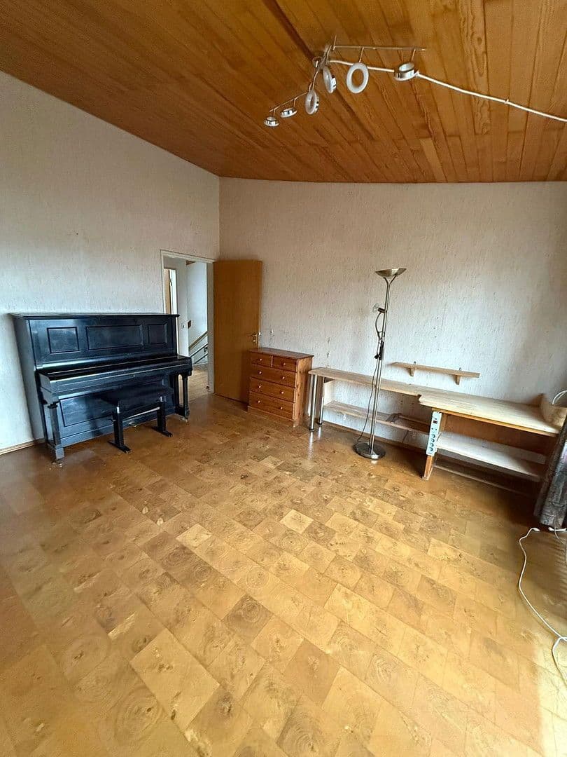 Predaj domu 140 m², pozemek 259 m², Rostocker Straße 20, Saarbrücken, Sársko Predaj domu 140 m², pozemek 259 m², Rostocker Straße 20, Saarbrücken, Sársko