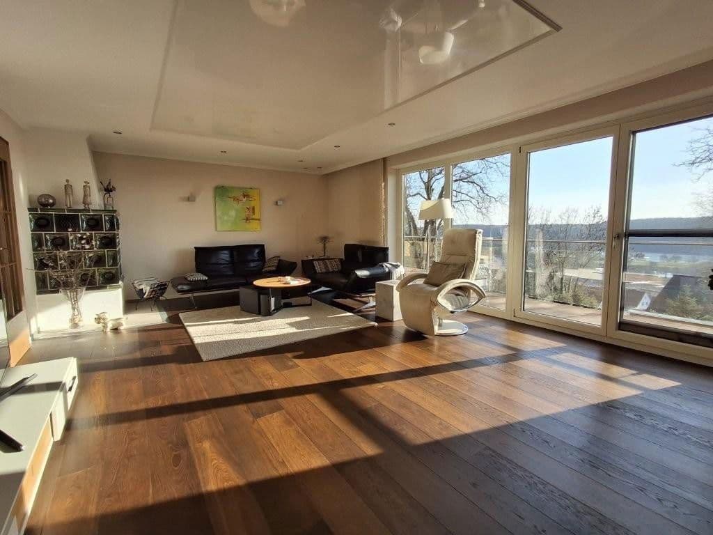 Predaj domu 228 m², pozemek 1.457 m², Schonungen, Bavorsko Predaj domu 228 m², pozemek 1.457 m², Schonungen, Bavorsko