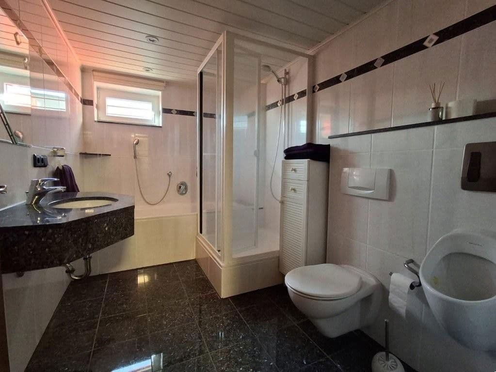 Predaj domu 228 m², pozemek 1.457 m², Schonungen, Bavorsko Predaj domu 228 m², pozemek 1.457 m², Schonungen, Bavorsko