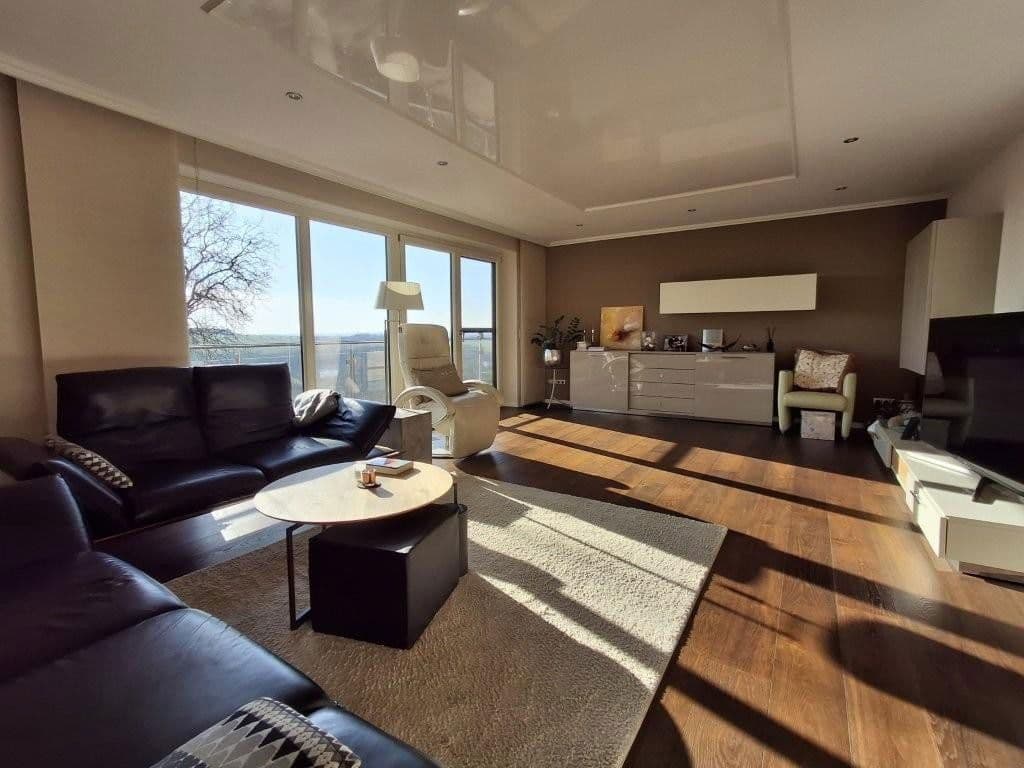 Predaj domu 228 m², pozemek 1.457 m², Schonungen, Bavorsko Predaj domu 228 m², pozemek 1.457 m², Schonungen, Bavorsko