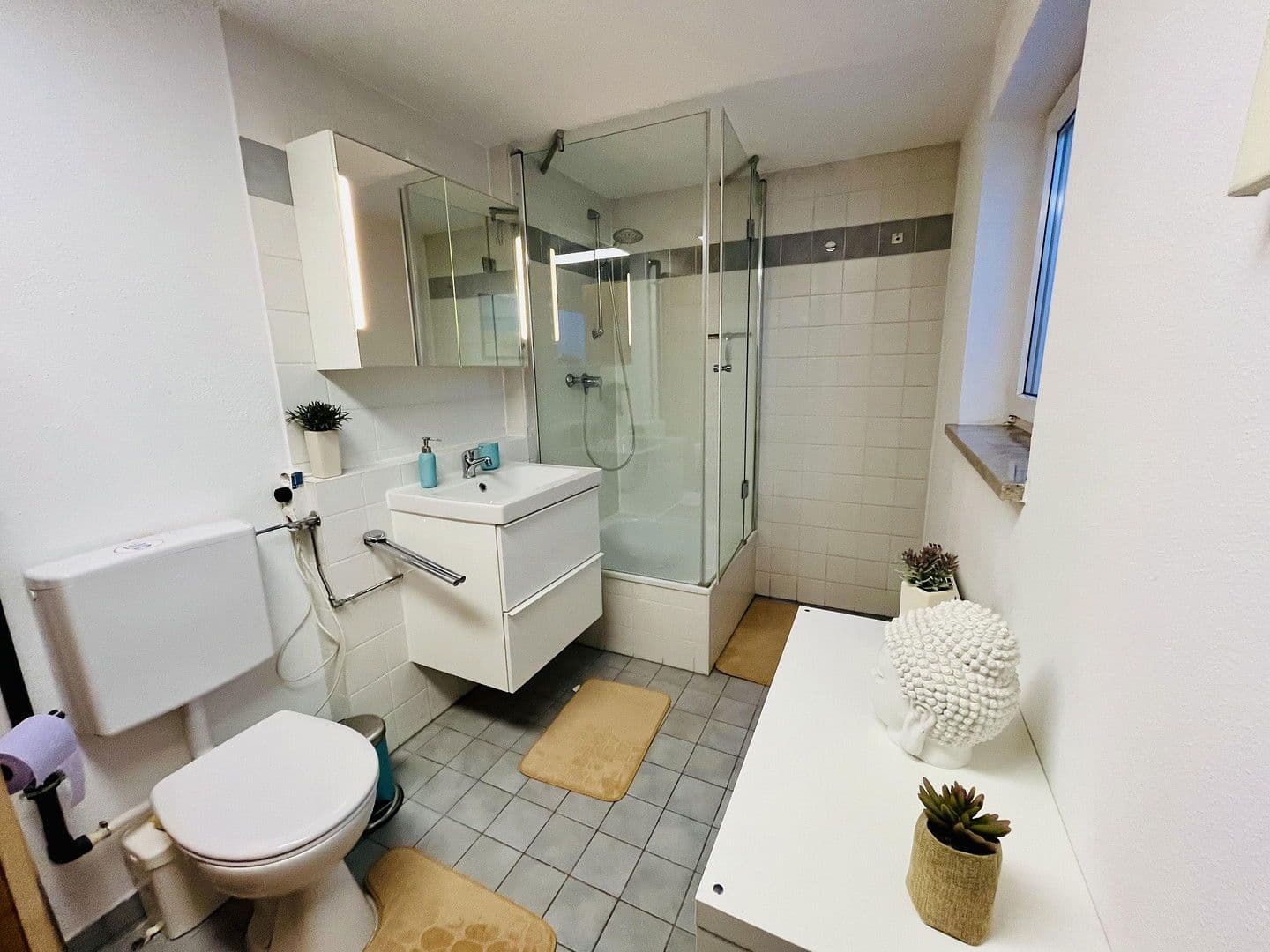 Prenájom bytu 2-izbový 105 m², Gilching, Bavorsko Prenájom bytu 2-izbový 105 m², Gilching, Bavorsko