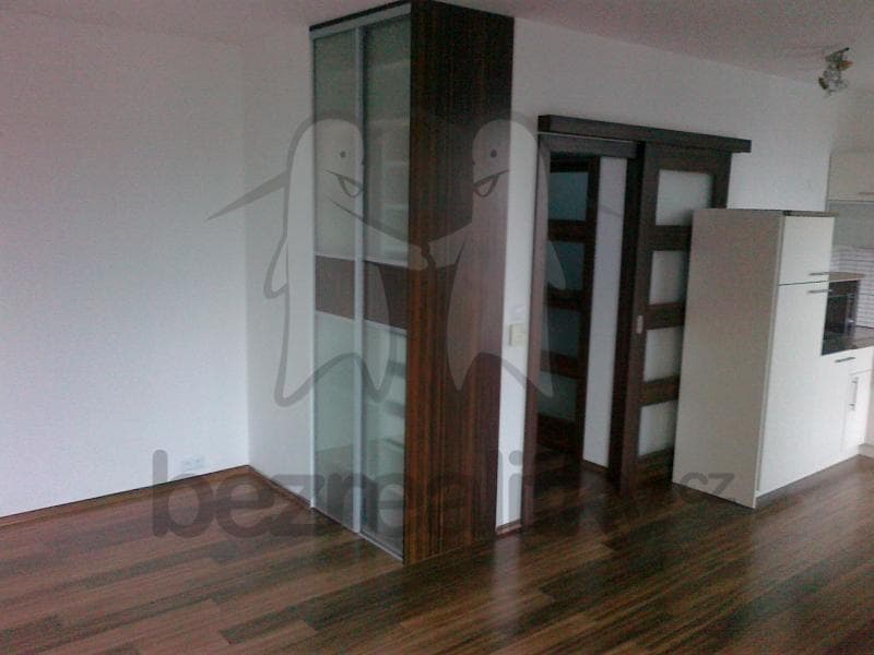 Prenájom bytu Garsoniéra 41 m², Pod Lipami, Praha, Praha Prenájom bytu Garsoniéra 41 m², Pod Lipami, Praha, Praha