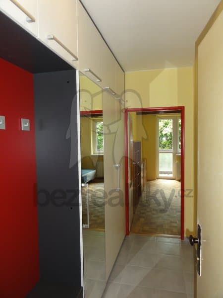 Prenájom bytu 1-izbový 24 m², Štefánikova, Zlín, Zlínský kraj Prenájom bytu 1-izbový 24 m², Štefánikova, Zlín, Zlínský kraj