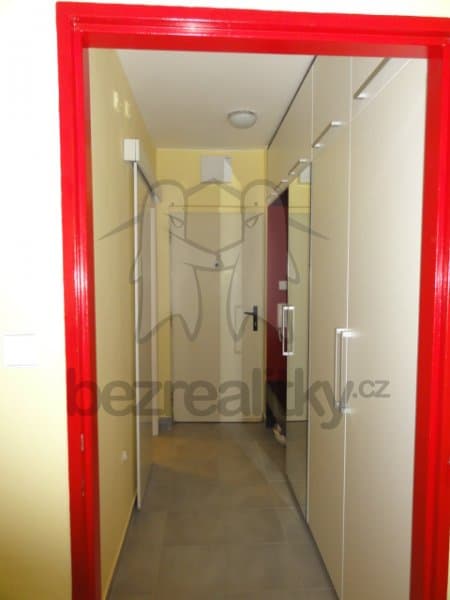 Prenájom bytu 1-izbový 24 m², Štefánikova, Zlín, Zlínský kraj Prenájom bytu 1-izbový 24 m², Štefánikova, Zlín, Zlínský kraj