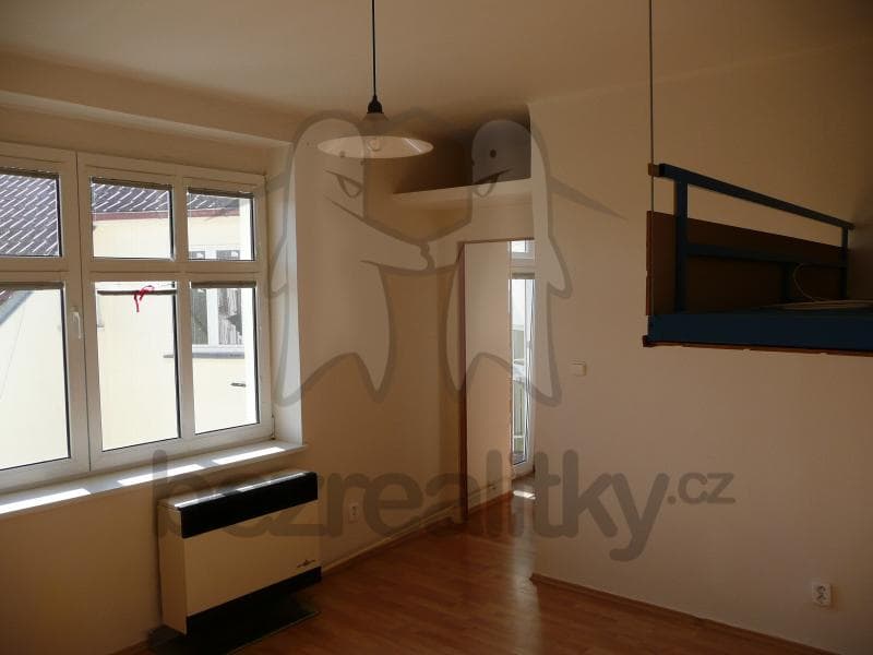 Prenájom bytu 1-izbový 34 m², Kladno, Středočeský kraj Prenájom bytu 1-izbový 34 m², Kladno, Středočeský kraj