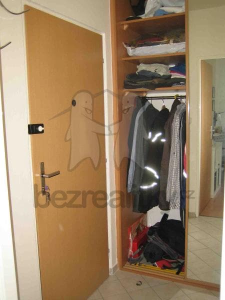 Prenájom bytu 1-izbový 34 m², Hurbanova, Praha, Praha Prenájom bytu 1-izbový 34 m², Hurbanova, Praha, Praha
