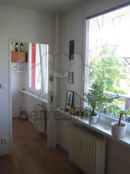 Prenájom bytu 1-izbový 34 m², Hurbanova, Praha, Praha Prenájom bytu 1-izbový 34 m², Hurbanova, Praha, Praha