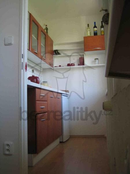 Prenájom bytu 1-izbový 34 m², Hurbanova, Praha, Praha Prenájom bytu 1-izbový 34 m², Hurbanova, Praha, Praha