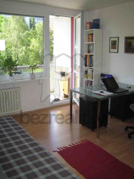 Prenájom bytu 1-izbový 34 m², Hurbanova, Praha, Praha Prenájom bytu 1-izbový 34 m², Hurbanova, Praha, Praha