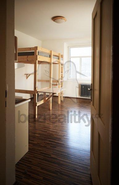 Prenájom bytu 1-izbový 28 m², Wassermannova, Praha, Praha