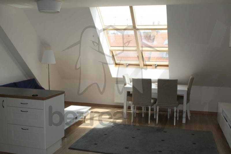 Prenájom bytu 2-izbový 67 m², Kafkova, Praha, Praha Prenájom bytu 2-izbový 67 m², Kafkova, Praha, Praha