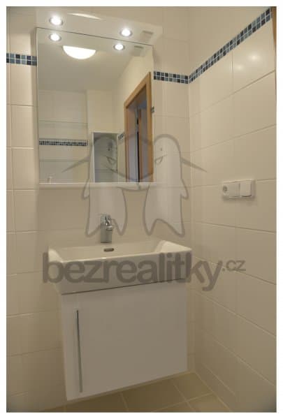 Prenájom bytu 1-izbový 33 m², Písečná, Praha, Praha Prenájom bytu 1-izbový 33 m², Písečná, Praha, Praha